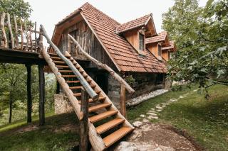 Luxury Rustic Farmhouse Apartment with Pool&Sauna - 6