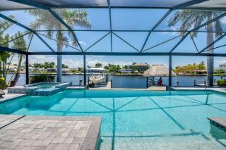 CoralVilla Carpe Diem - Infinity pool, spa, view, Tiki Hut, kayaks - 0