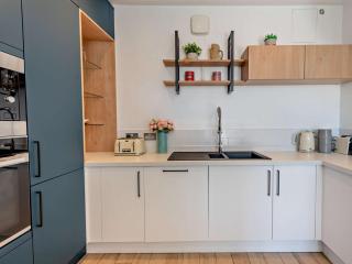 3 Bed in Brixham BX038 - 1