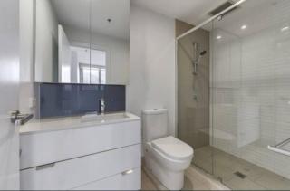 Modern High-Ceiling Apartment in Vibrant Fortitude Valley - 7