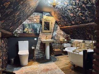 Charming 1800s Stone Home BB in Saint-Martial-le-Mont - 3