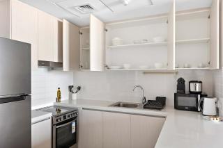 Silkhaus Modern 2BDR with Canal View - 2