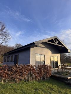 Spacious 3-Bedroom Chalet on Country Estate near Glasgow - sleeps 6 - 0