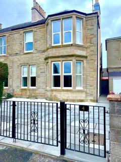 4 ABBOTSFORD , KELSO Town Centre - 9