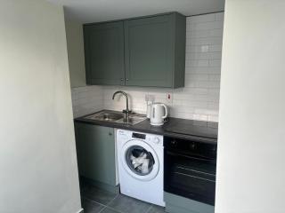 Newbridge Lodge Guest House - 3