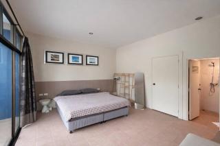 Beachside Apartments - 1