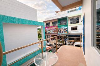 Budget Apartments Close to Beach & Cafes | AC - 8