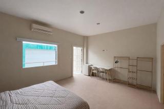 Budget Apartments Close to Beach & Cafes | AC - 1