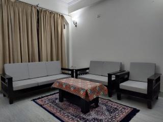 PJ2 Luxury Home stay - 6