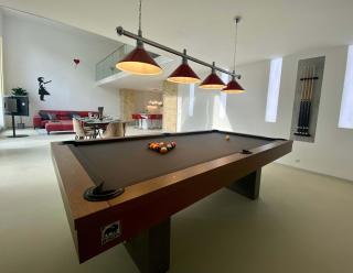 Large Loft Apartment with Pool Table - 7