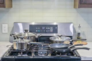 Modern 3BR Home Edmonton Near by Airport - 3