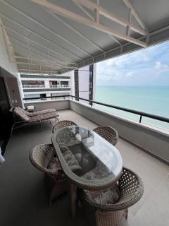 Refúgio à Beira-Mar com Terraço - 8