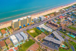 Penthouse Beachfront Views Renovated condo - 6