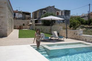 Fabrica Villa, By Hellocrete - 1