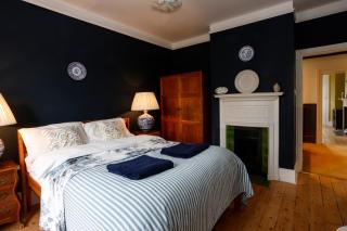 Detached Edwardian Villa with Garden and Parking - 5