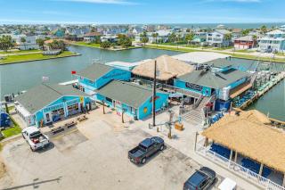 The Lone Star - Hangout Outdoor Bar, Near Marina & Restaurants! - 8