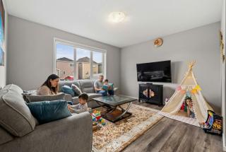 Family 3BR Suite w Kid's Play Tent, FREE Banff Pass, Netflix! - 8