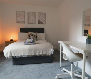 Stylish 3Bed Apt - Prime Location - Sleeps 6 - 4