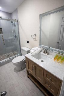 NEW Heated Salt Pool & Spa on Waterfront Canal - 8