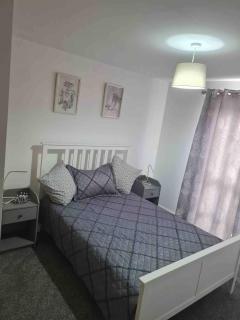 Gorgeous Marina 2 Bed Apartment - 9