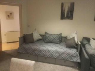Gorgeous Marina 2 Bed Apartment - 4