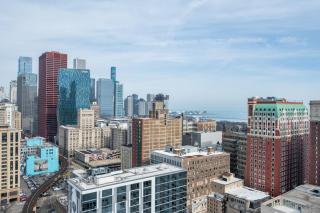 Downtown Penthouse Lake Views Gym, Parking #1 - 1