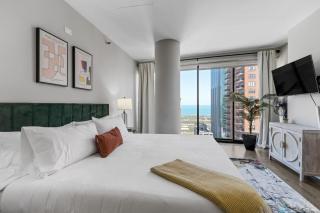 Downtown Penthouse 11Parking Gym Pvt Patio - 1