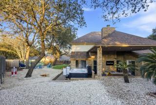 Gathering House- Movie & Game Room Hot Tub & Pool - 8