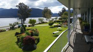 Lakeside Motel & Apartments - Te Anau - 0