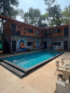 Half Orange Elite Escapes - 4