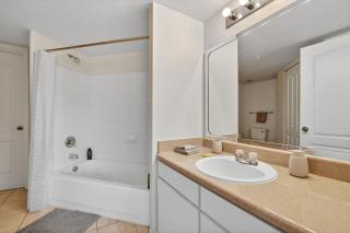 Bright & Comfy 2BR Home Away - 3