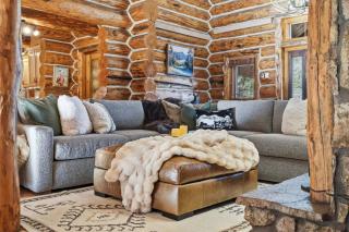 Great Lodge at Hillside- Iconic 6K Sqft Log Lodge - 4