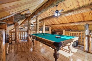 Great Lodge at Hillside- Iconic 6K Sqft Log Lodge - 6