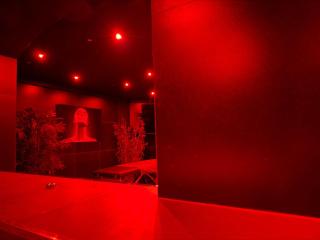 Duplex Love Room avec Jacuzzi - table massage - 5
