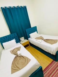 Tut & Pyramid View - 5