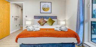 Hybrid Resi - London, Oyster Wharf near Clapham Junction station - 5