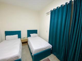 Tut & Pyramid View - 7