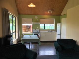 Cedar Chalets and Barkers Lodge - Methven - 4
