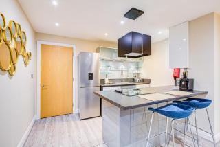 Hybrid Resi - London, Oyster Wharf near Clapham Junction station - 1