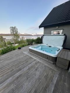 Home on Kvaløya, jacuzzi, northern lights, near Tromsø - 8