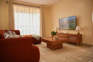 Midtown LakeView 2BR House with Heated pool, Netflix, 24Hr security & reception -Shawmut Nakuru - 9