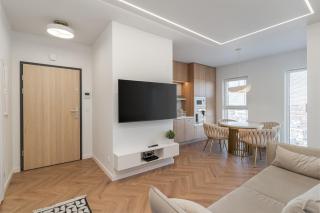 Kwiatkowskiego Modern Apartment by BookingHost - 9