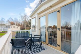 Family Friendly -Pet OK - Long Stay- Wi-Fi-Sleep 7 - 6