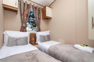 Family Friendly -Pet OK - Long Stay- Wi-Fi-Sleep 7 - 4
