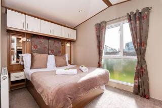 Family Friendly -Pet OK - Long Stay- Wi-Fi-Sleep 7 - 0
