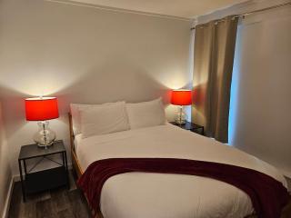 Cozy Snug Cove Treehouse - 5