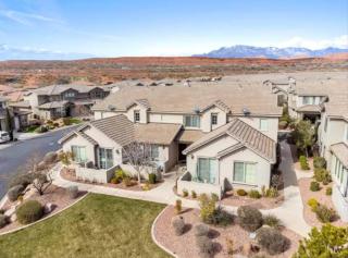 Mountain View Townhome with Emeral Pools and Hot Tub - 9