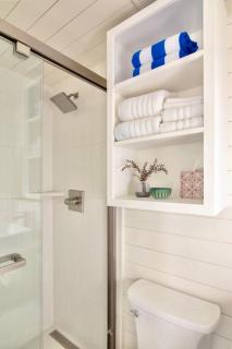 Hill Country Container, Pool, Hot Tub, Wine, Enjoy - 1