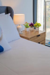 Extra-Large 2Bed 2Bath Apartment | FREE Parking - 3
