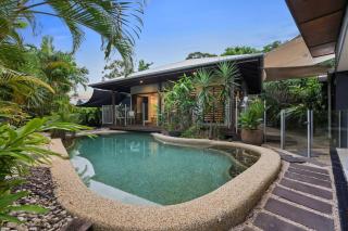 Trinity Beach Entertainer - Space and Privacy - 7